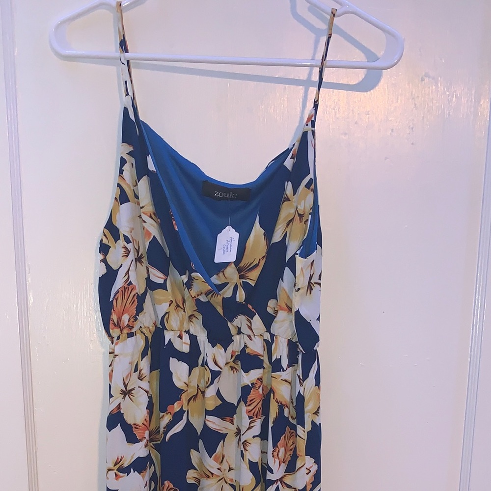 Dress - Picture 2 of 4